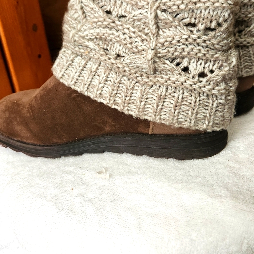 Mukluk Brown Suede Boots with Knit Cuff- Womens Size 7 - Picture 7 of 9